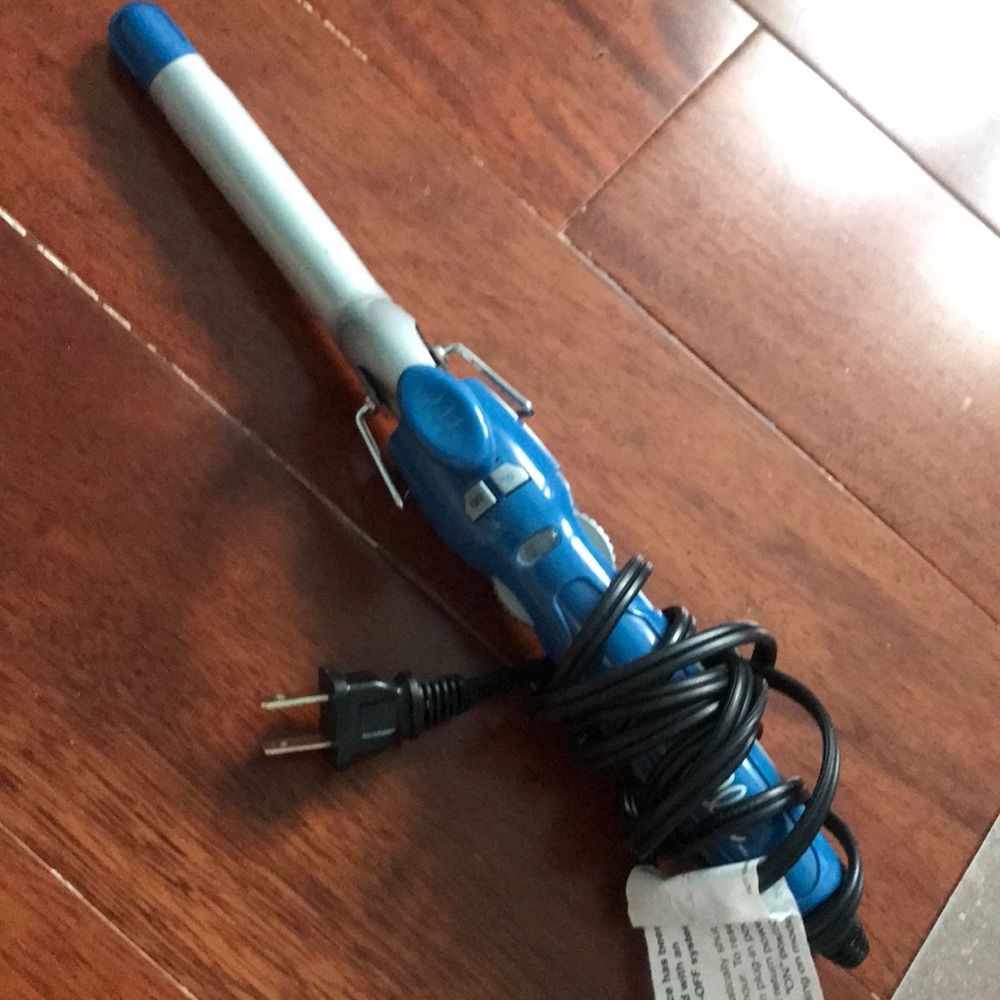 Bella curling Iron